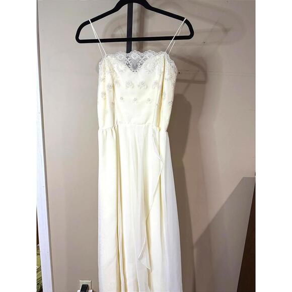 Dresses & Skirts - 70s Boho Bridal Elegant Cream Maxi Dress with Lace Details Wedding